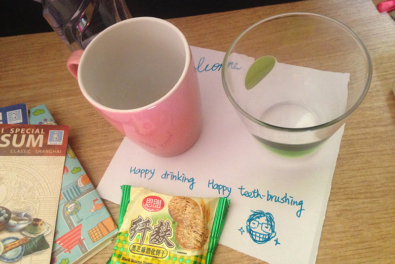 Handwritten greeting note for the guest